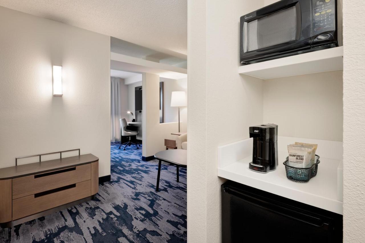 Fairfield Inn And Suites Уилсън Екстериор снимка