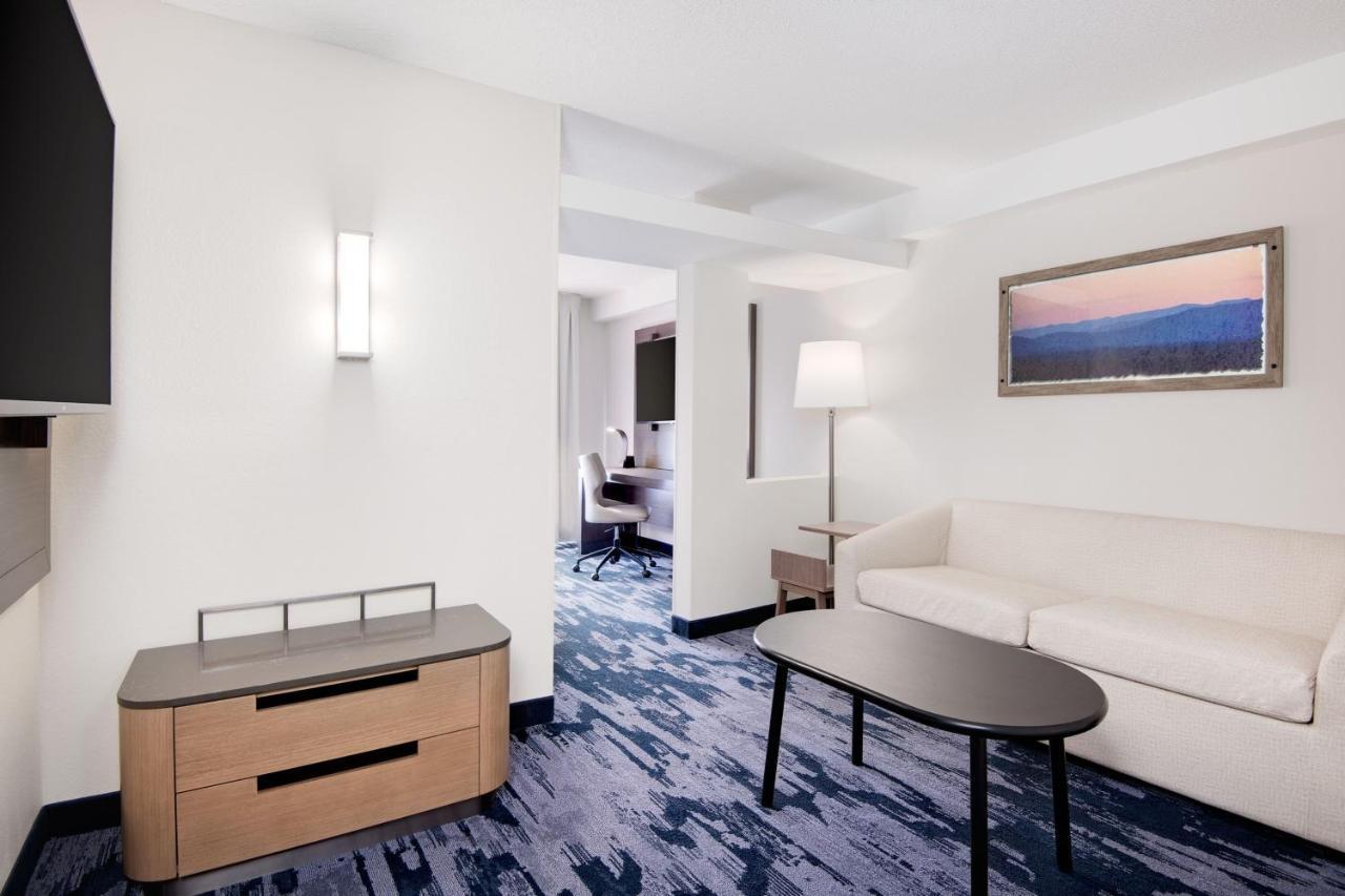 Fairfield Inn And Suites Уилсън Екстериор снимка