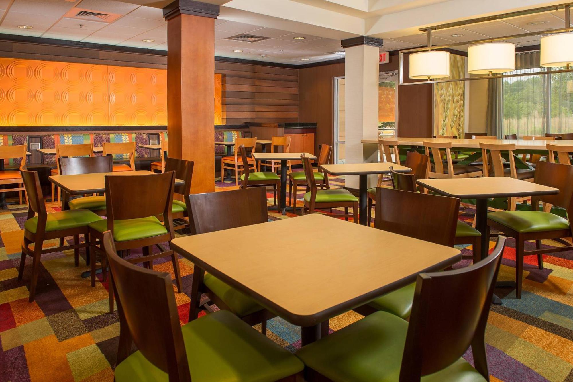 Fairfield Inn And Suites Уилсън Екстериор снимка