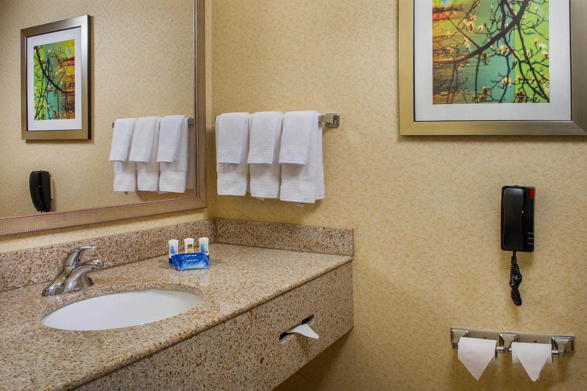 Fairfield Inn And Suites Уилсън Екстериор снимка